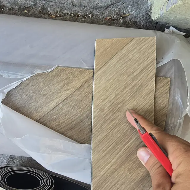 Revêtement de sol effet bois en chevrons — Agence Firma