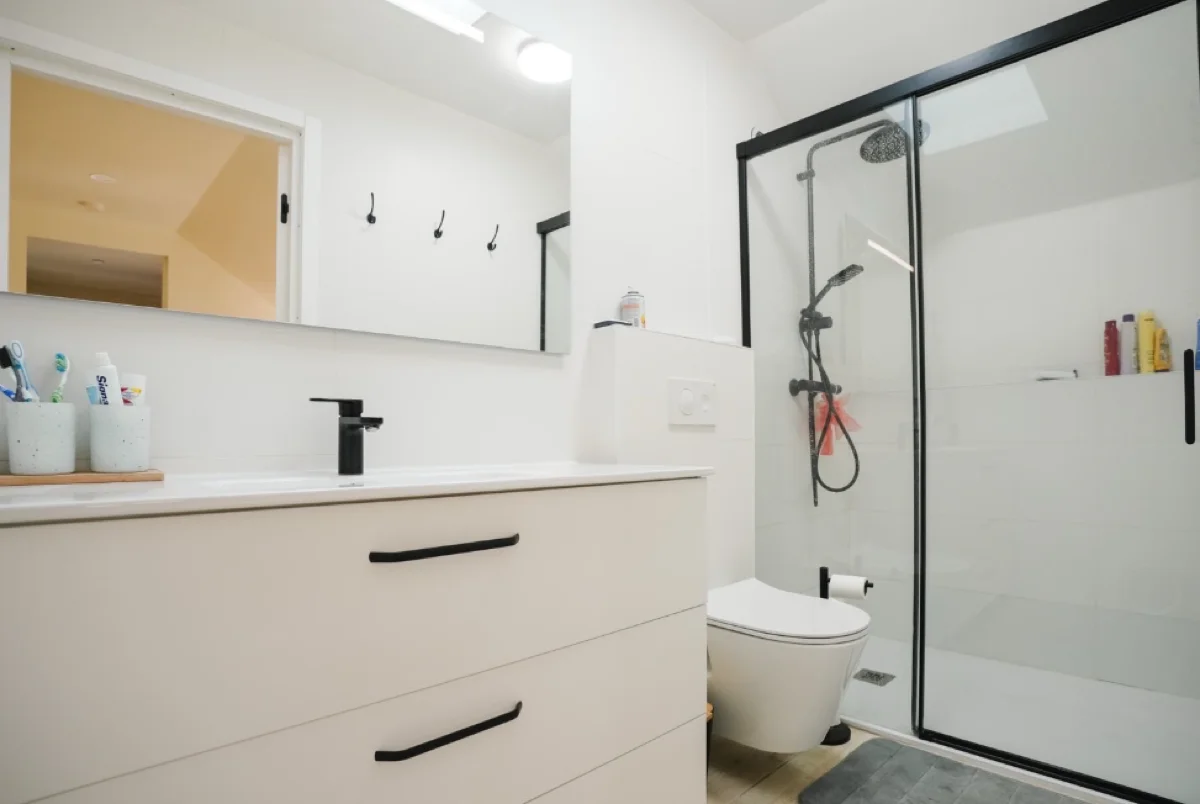 Salle de bain clé en main — réalisation Agence Firma en Savoie